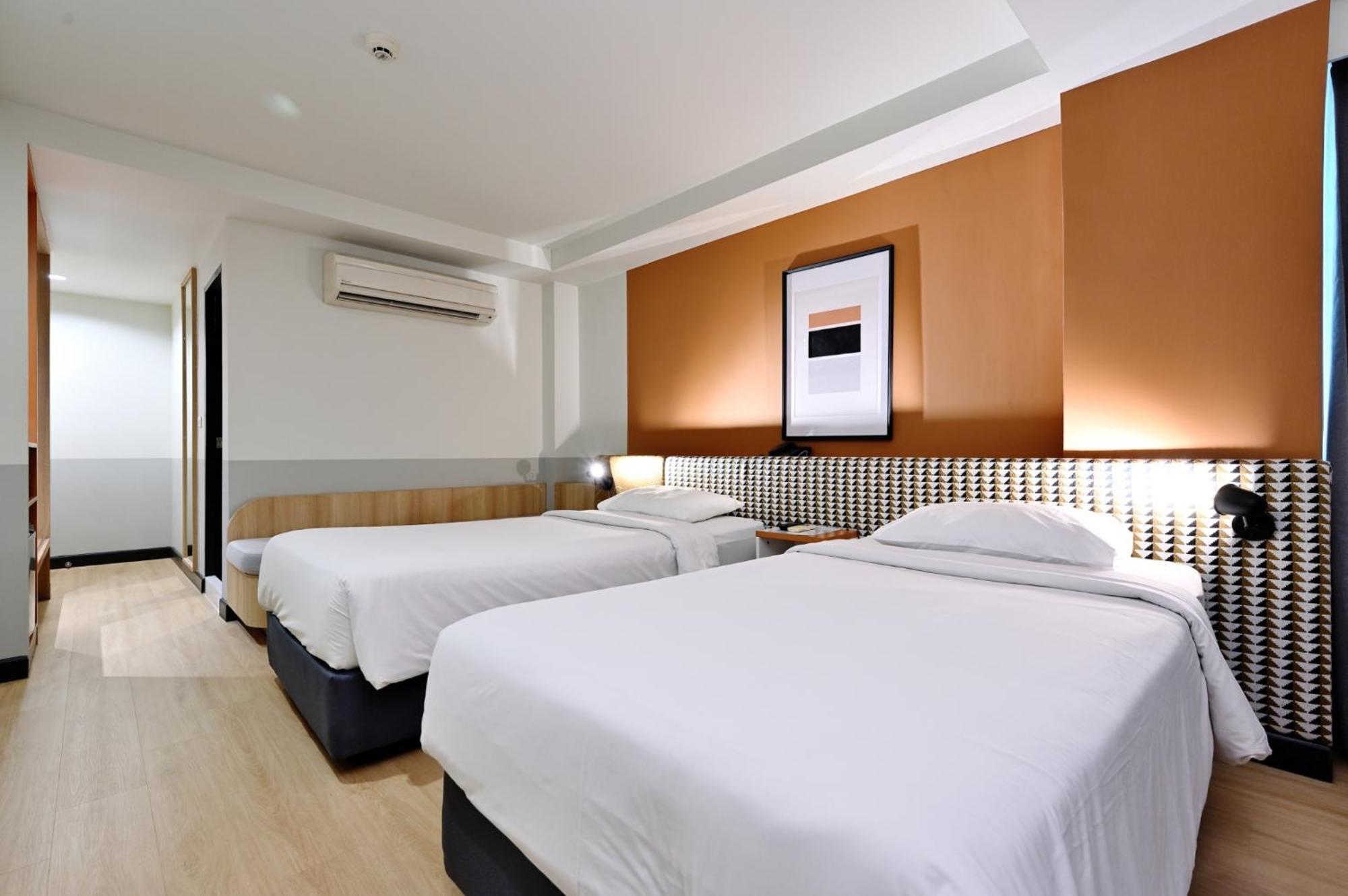 Anya Nana At Sukhumvit Bangkok Hotel Exterior photo